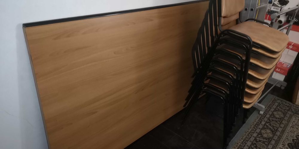 Scaune de birou, 8 bucăți bej/80 lei bucata și masă de consiliu 3x1 m