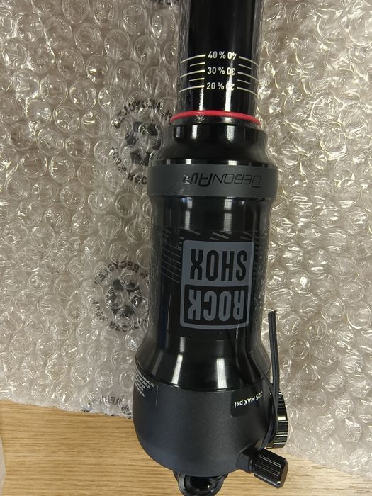 НОВ амортесьор/шок RockShox Deluxe Select Rear Shock DebonAir 190x45mm