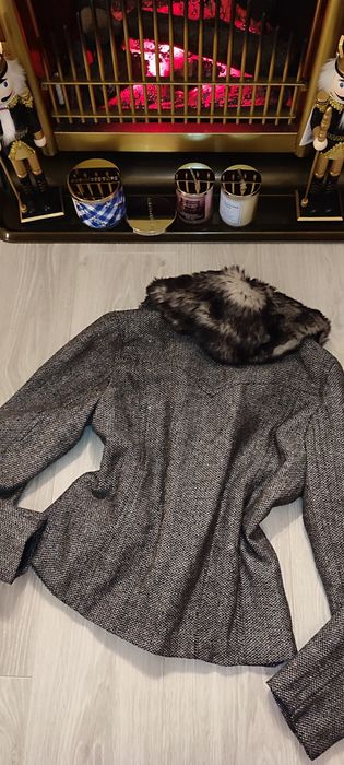 Sacou negru gri, cu guler din blăniță detasabil, M