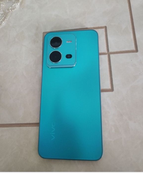 Vivo v 25 сотилади