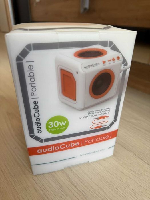 Преносим високоговорител audioCube