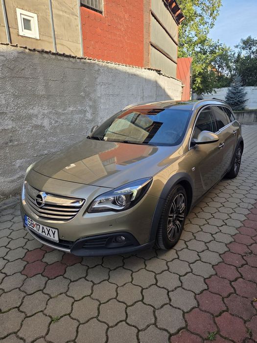 Opel Insignia Opel Insignia Country Tourer 4×4, achizitionata in 2020 din Belgia.