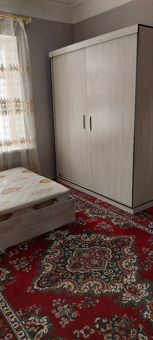 Яшаш учун ховли арендага берилади адрес: Дошкольная 18-мактаб