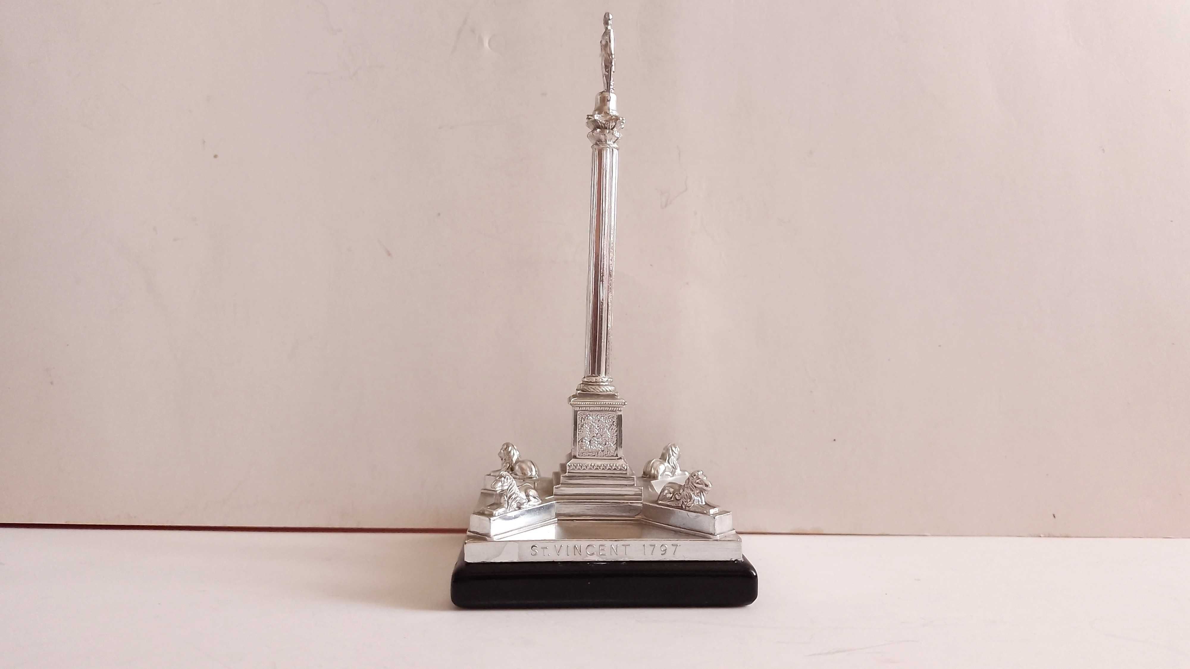 Сувенири и Магнитчета Barcelona Sagrada Familia и Souvenir of London