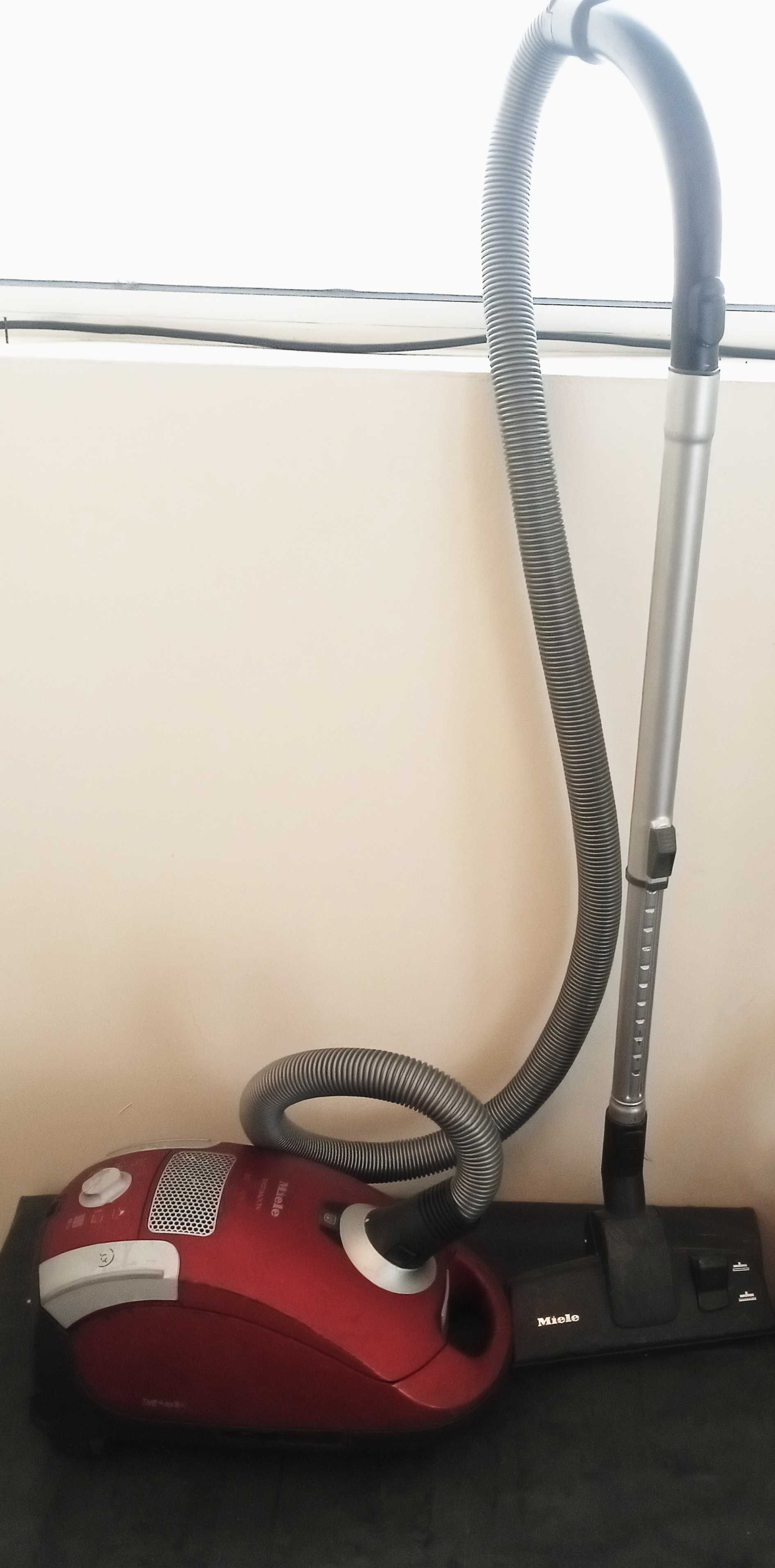 Прахосмукачка MIELE 1800W