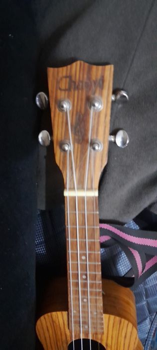 Продам укулеле новое