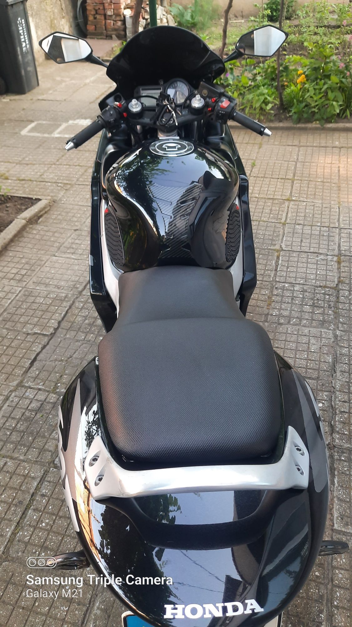 Honda CBR F4i.   .