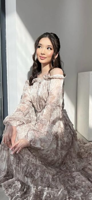 Платья вечерный богатый