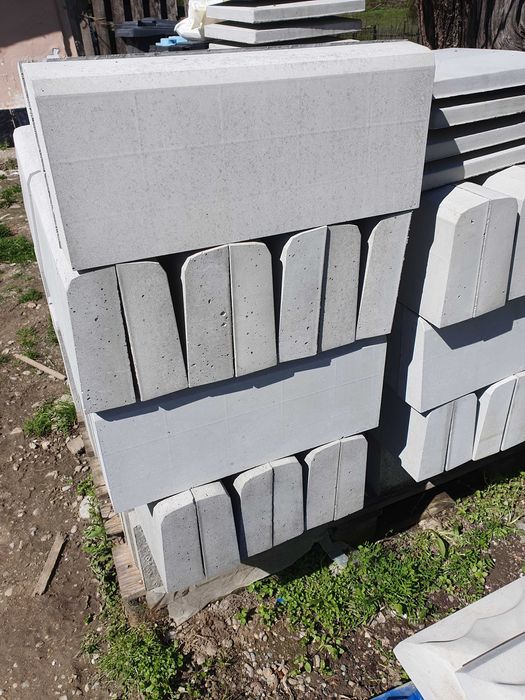 Capace beton coame dale piatra decorativa