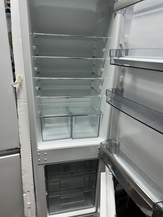 Frigider incorporabil AEG