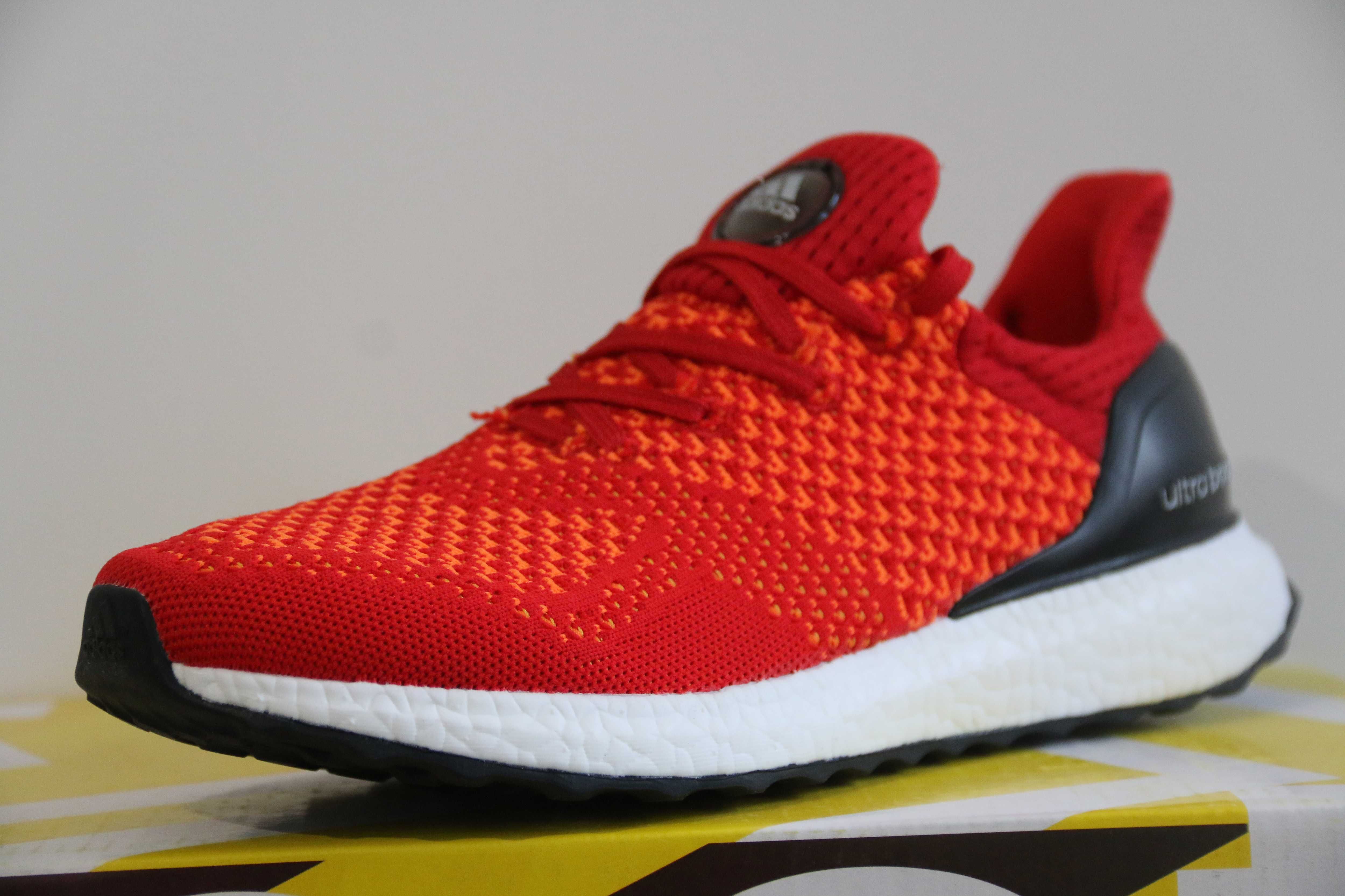 Adidas Ultra Boost - Червено и оранжево, размер 41 1/3 (26 см)