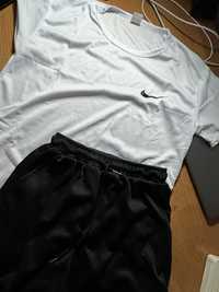 Спортивный комплект одежды Nike
