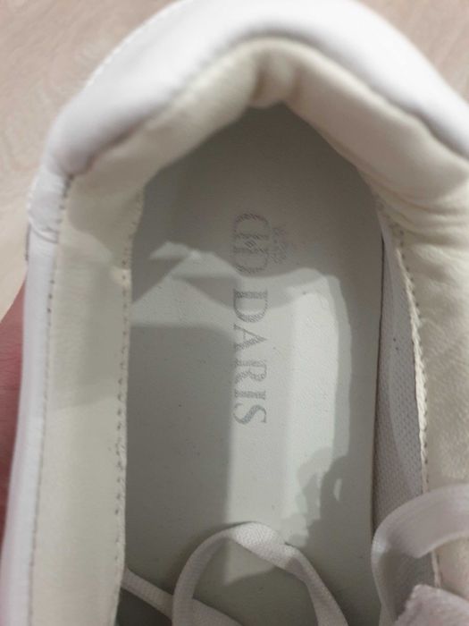 Дарис сникърси  естествена кожа