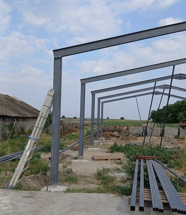Hale metalice structuri din stoc