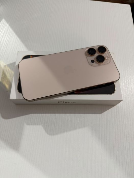 Vand iPhone 16 pro Max ca nou nu are nici o zgarietura