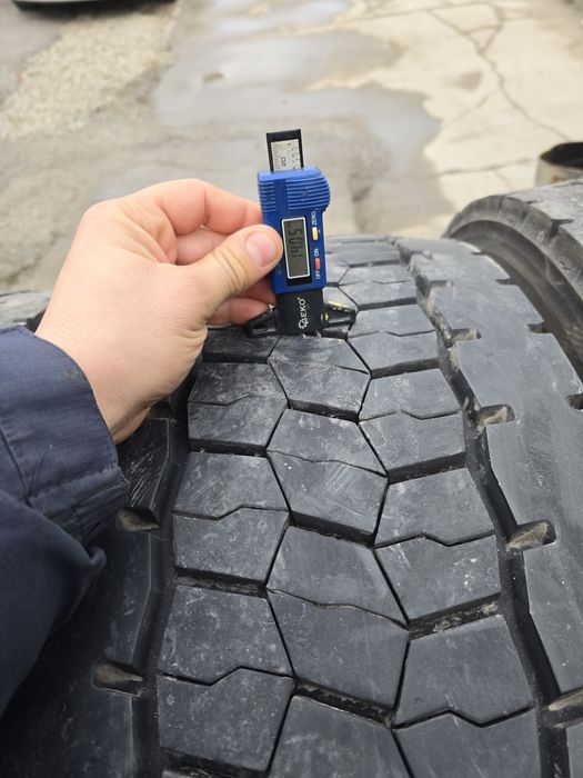 Anvelope de tractiune 295-80r22.5 Bridgestone