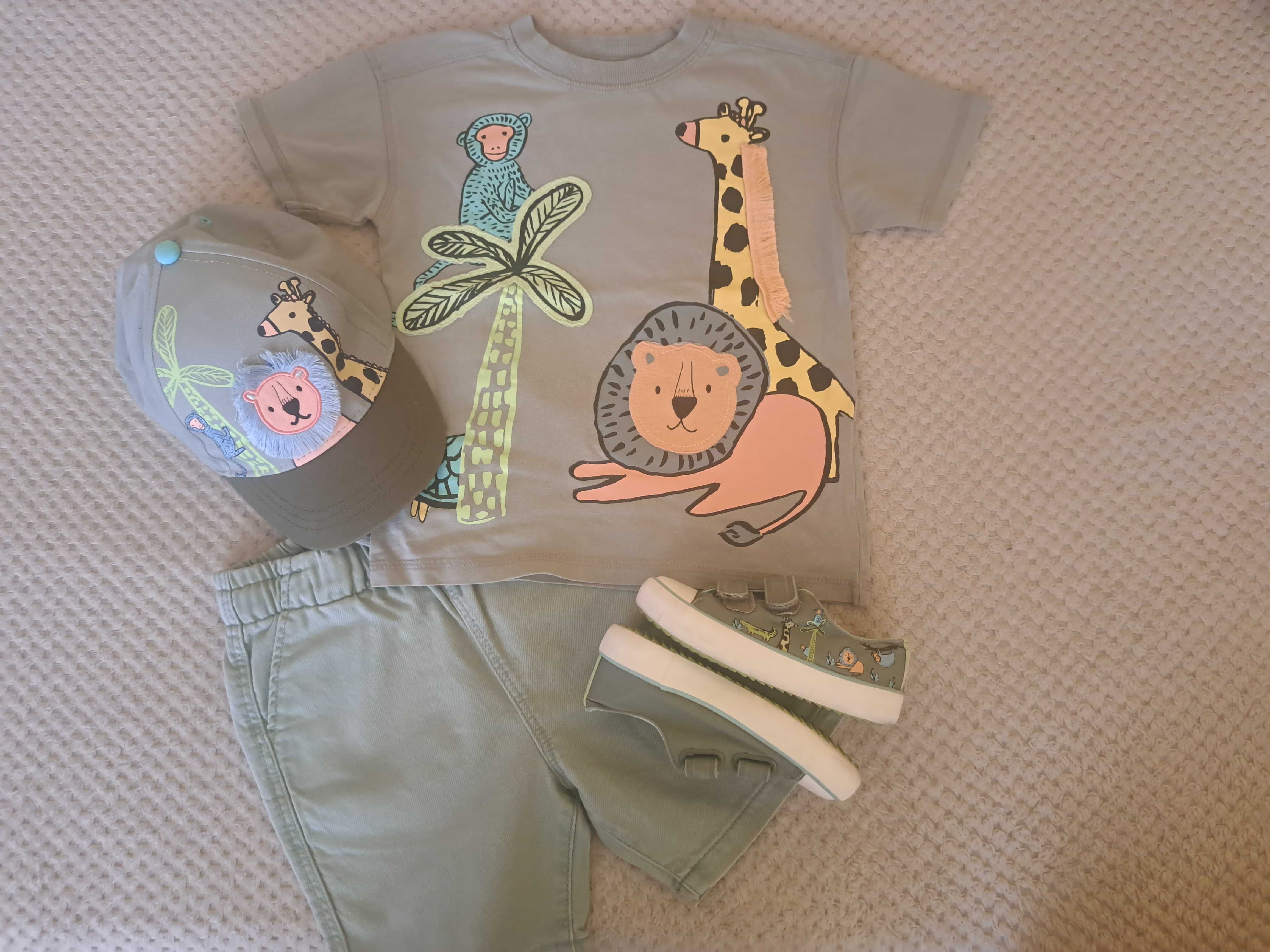 Дрехи Asda George 4-5 години