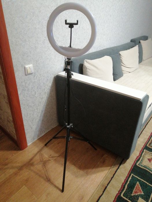 Продам кольцевую лампу