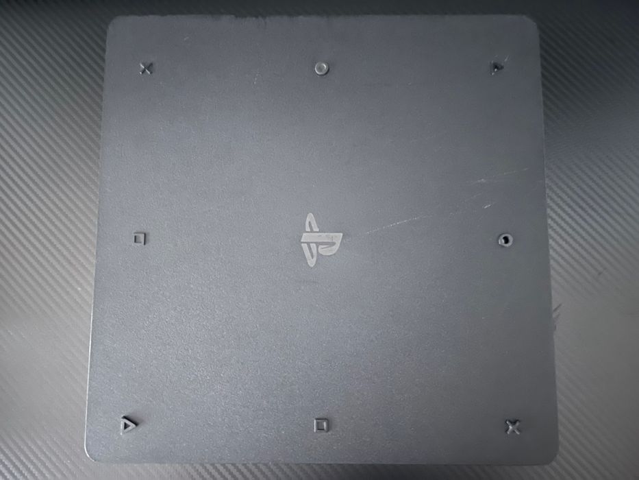 PlayStation4 + игра и два контролера