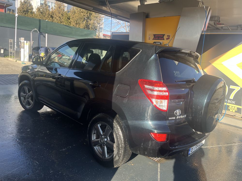 Toyota rav4 primul proprietar
