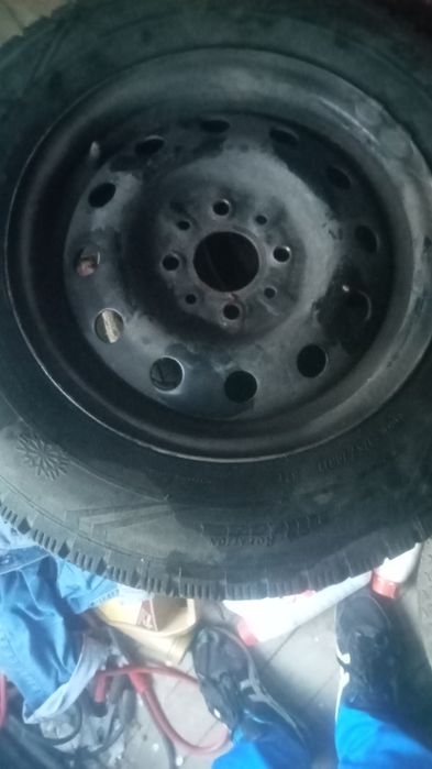 Продам шипованные колесы