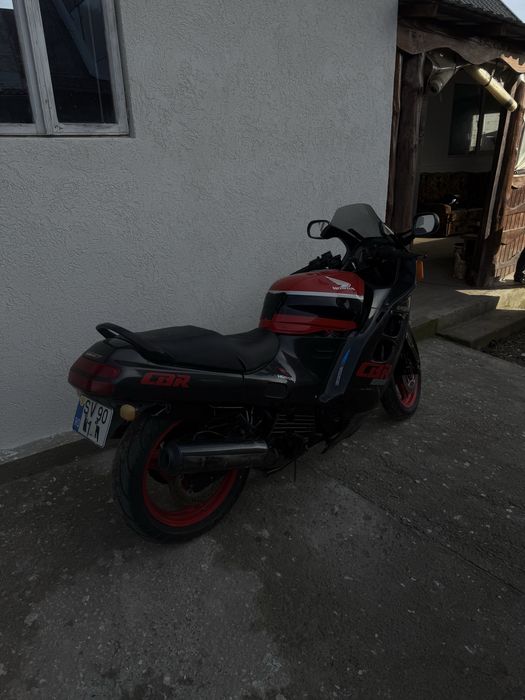 Honda CBR1000F se vinde