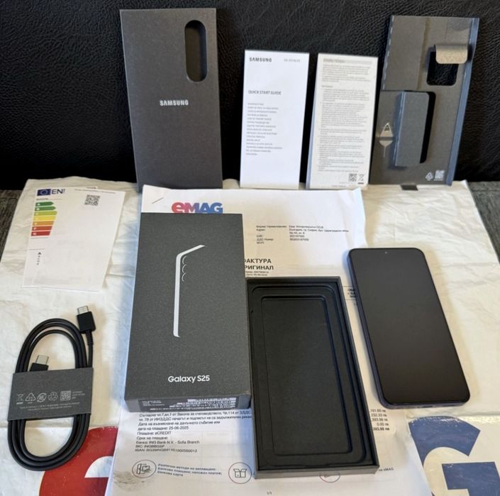 КАТО НОВ 256GB Samsung S25 Гаранция ЕМАГ 2027 Navy / Син