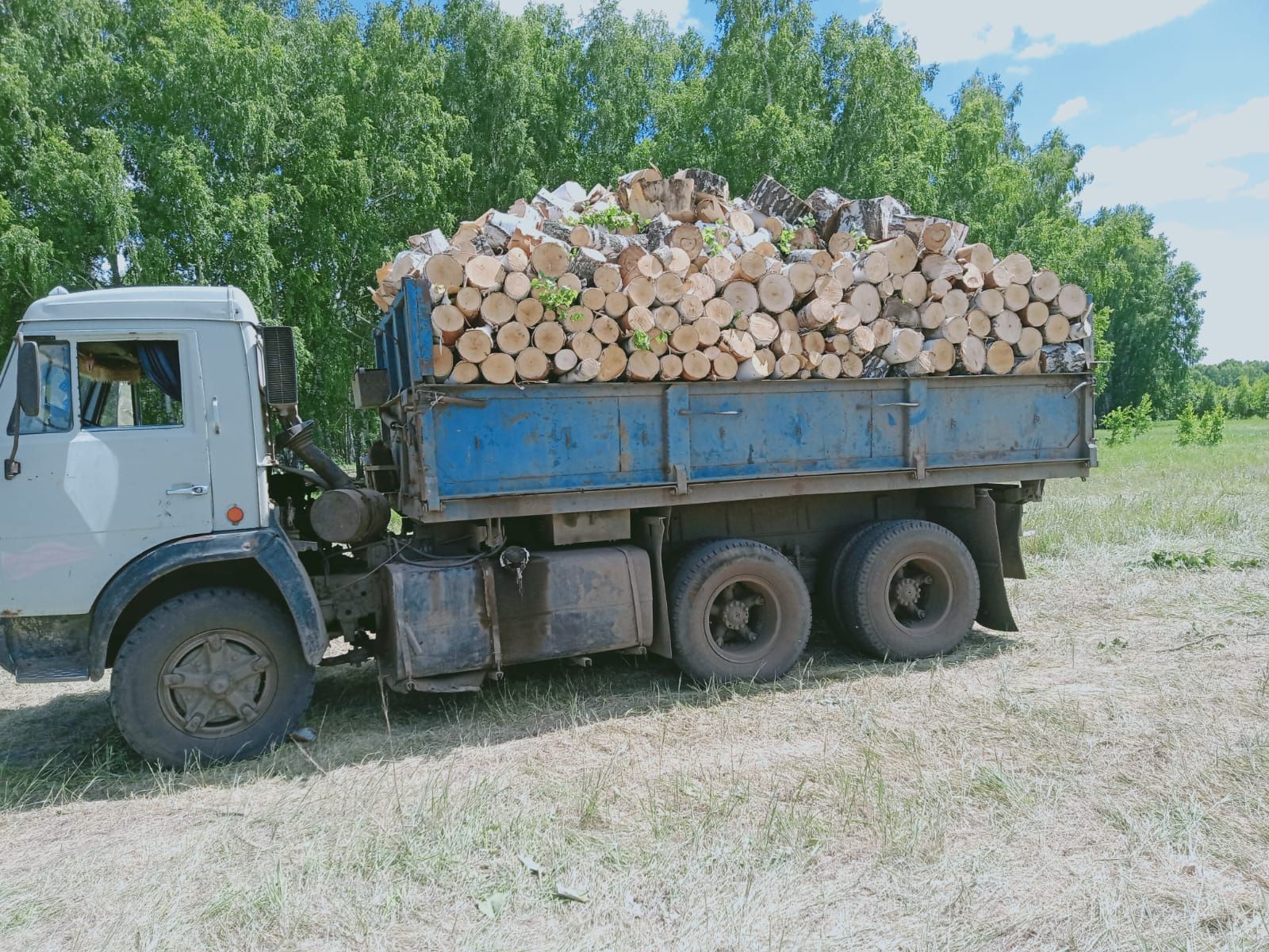 Продам КамАЗ сельхозник