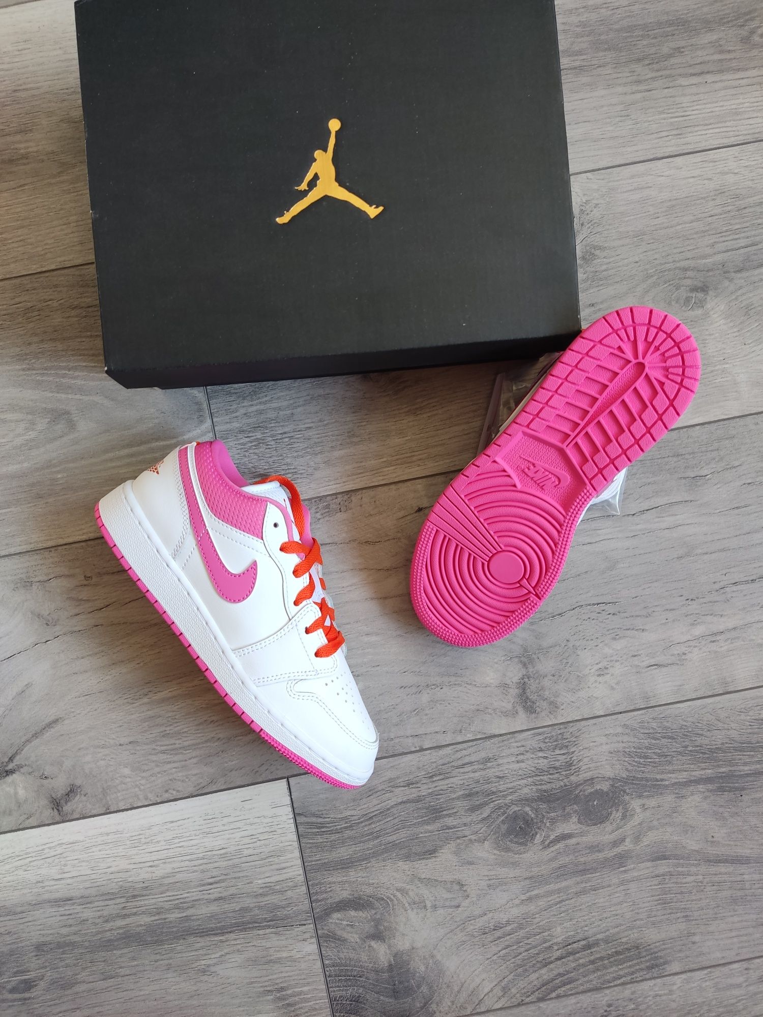 Air Jordan 1 Low