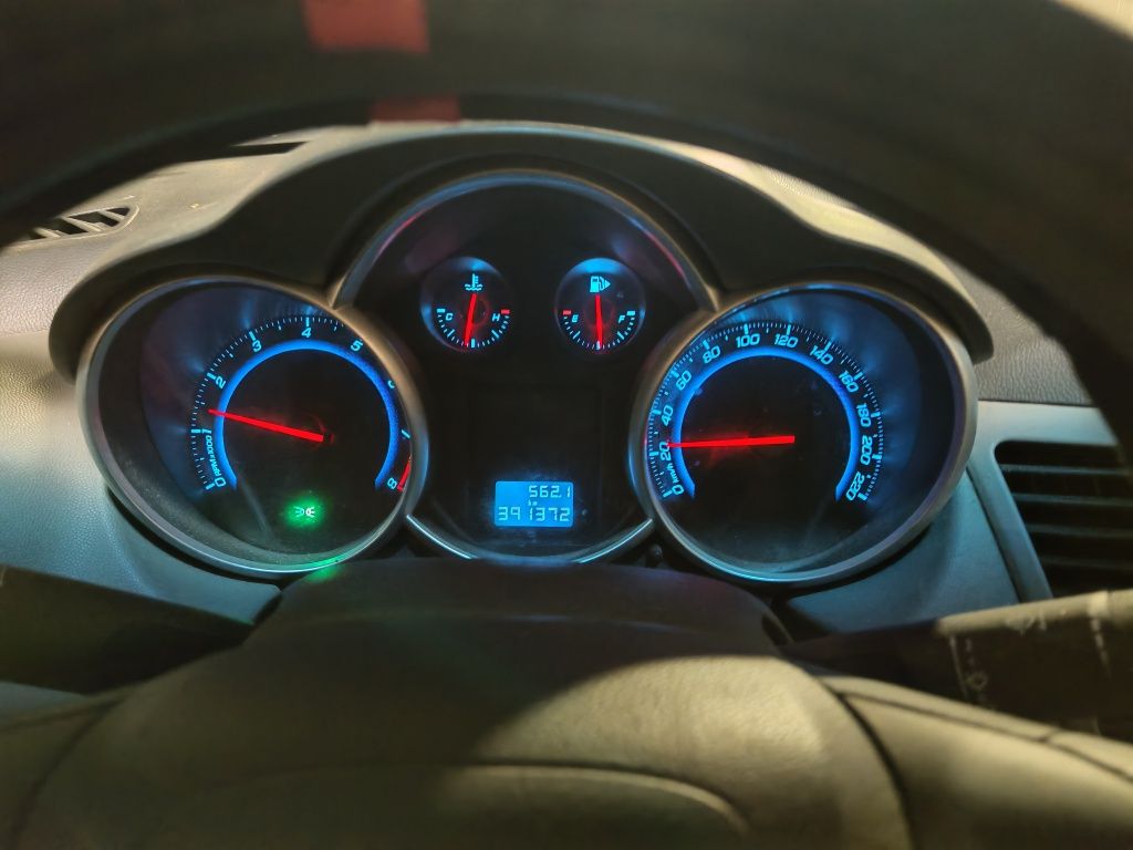 Chevrolet Cruze 1.6 Газ 2011