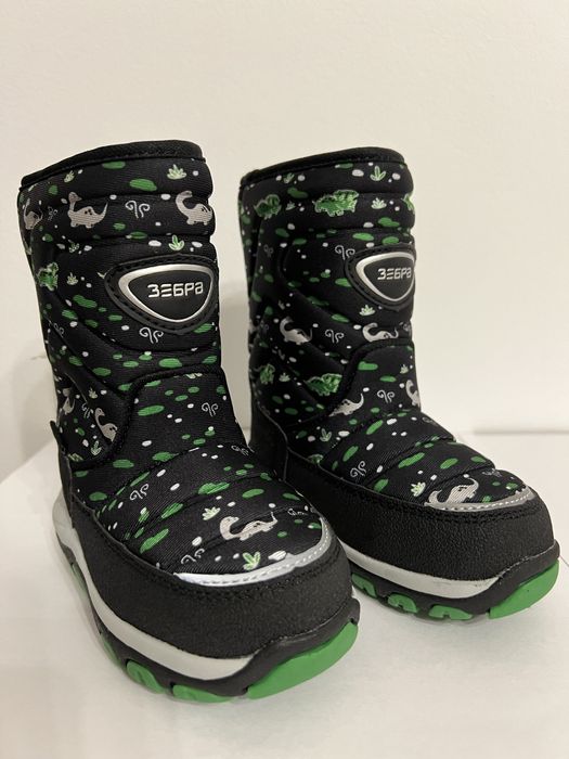 Продам детскую обувь