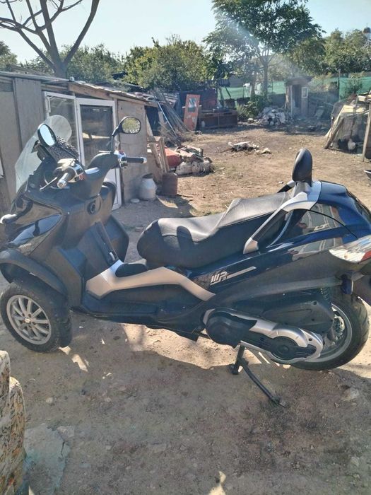 Scuter triciclu Piaggio MP3 400 cm