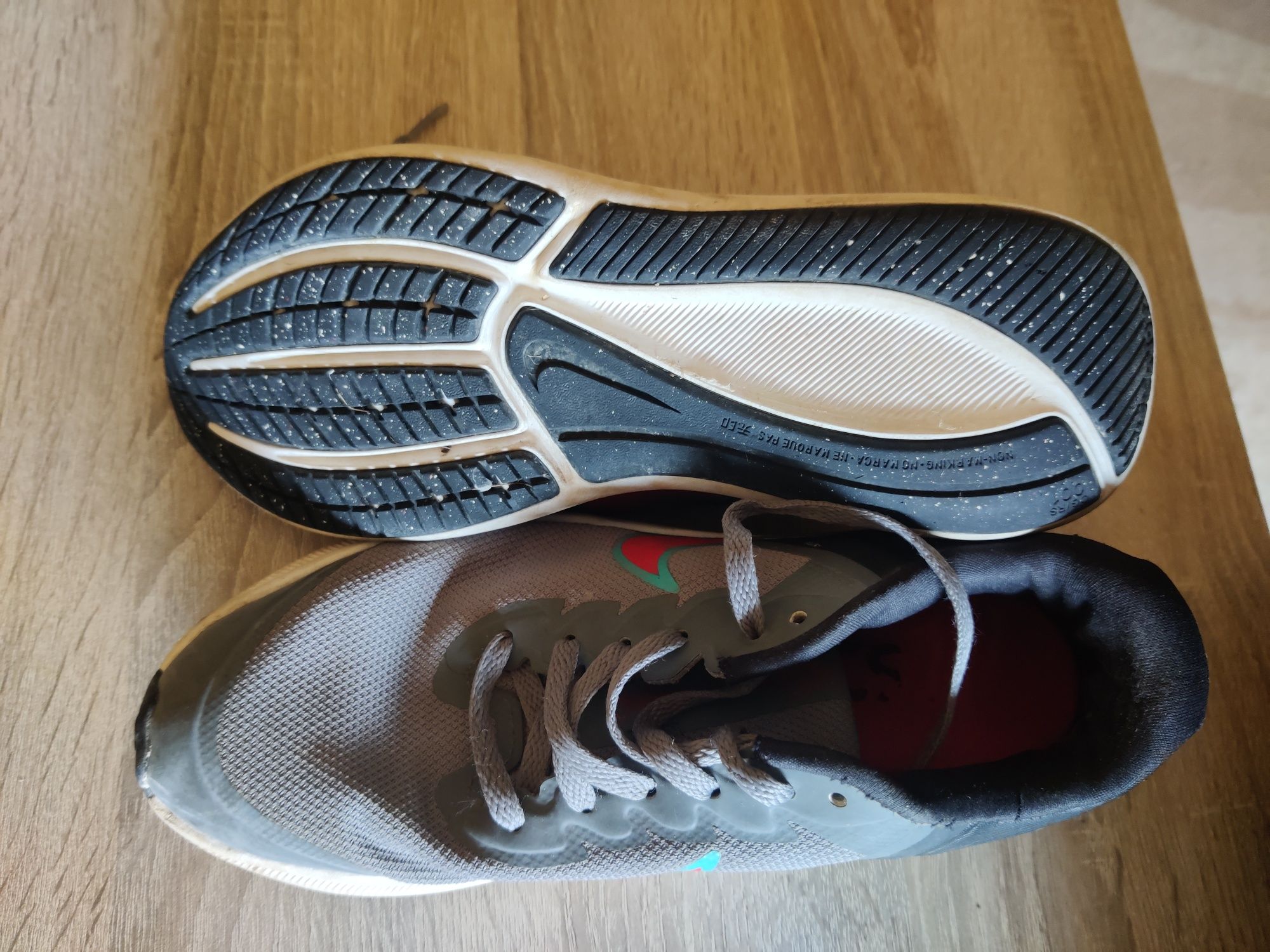 Оригинални маратонки nike