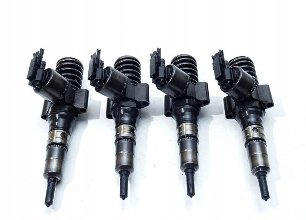 Injector VW Jetta 2.0 TDI 03G130073G BKD AZV