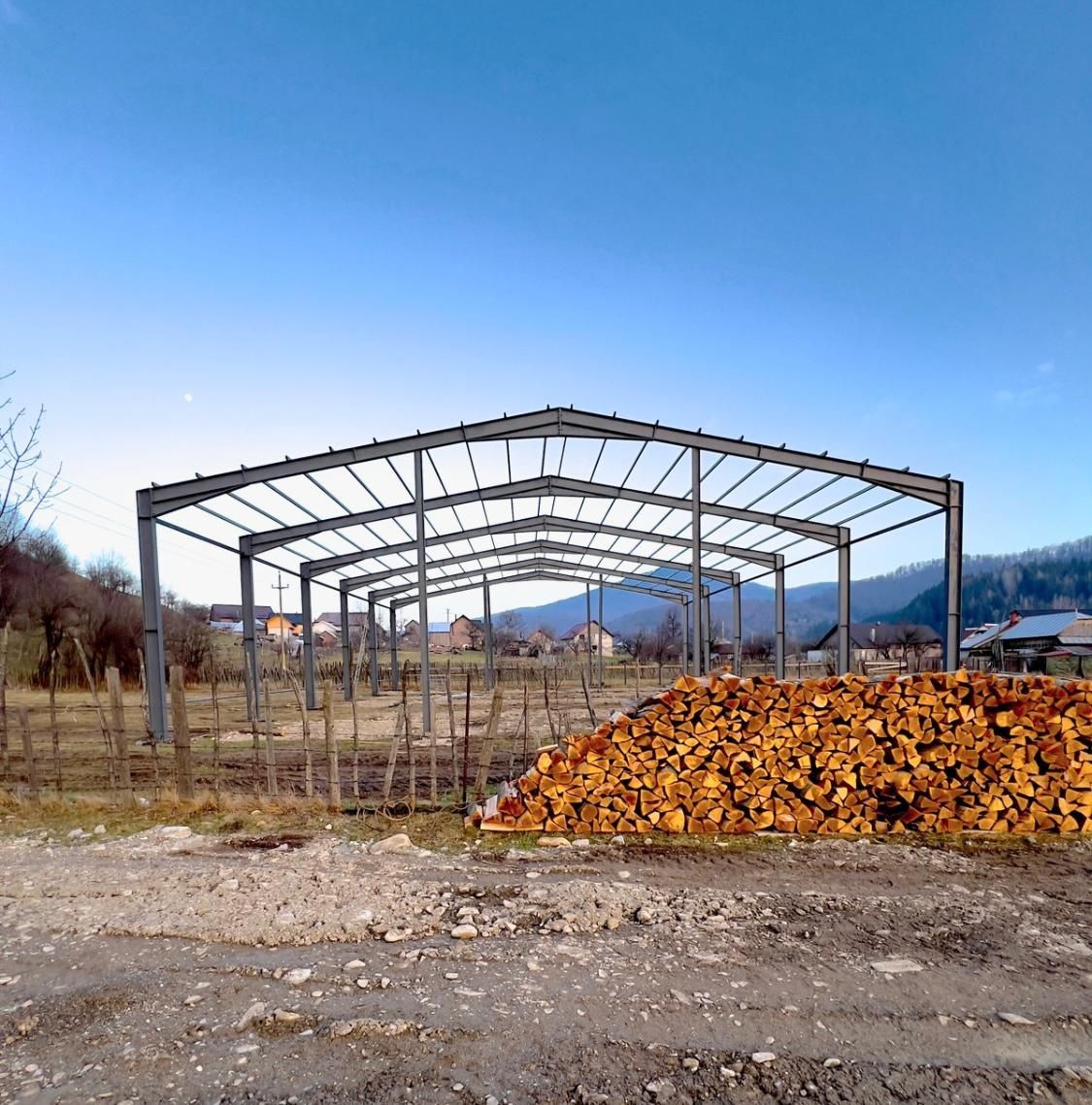 Vând hala metalica 15x35