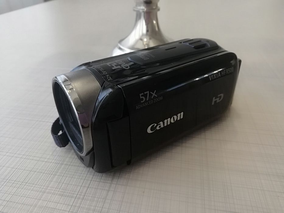 Видео камера Canon Vixia HF R500