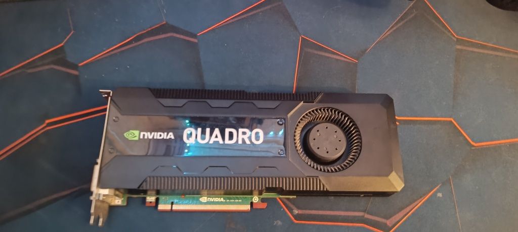 Продам видеокарту NVIDIA Quadro K5000