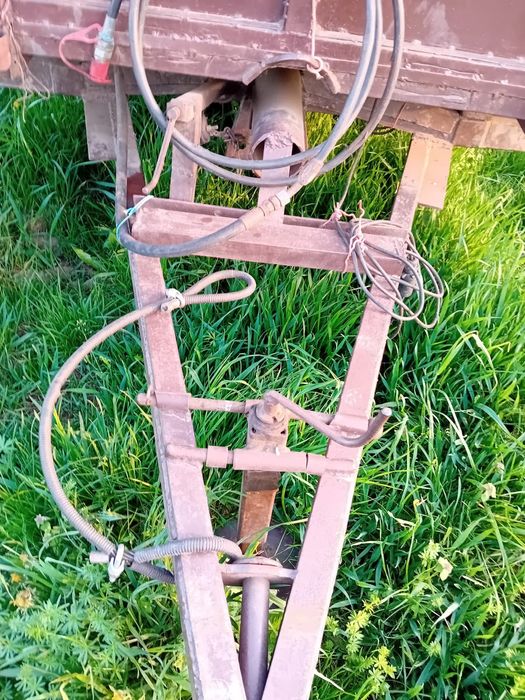 Vând tractor Ford 4000