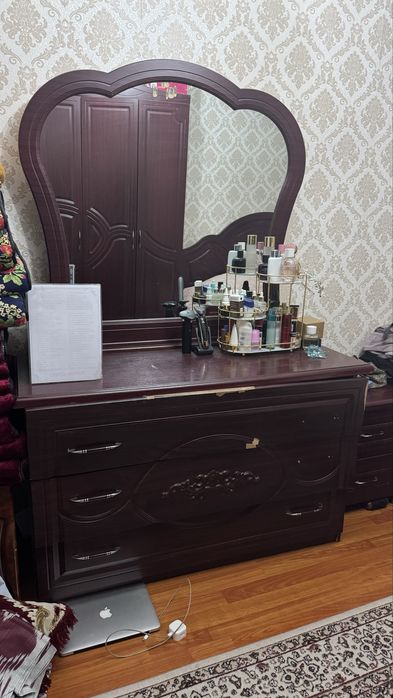 Йоток хона учун спальный гарнитур,2та тумба , тримо ,5 эшикли шкаф,