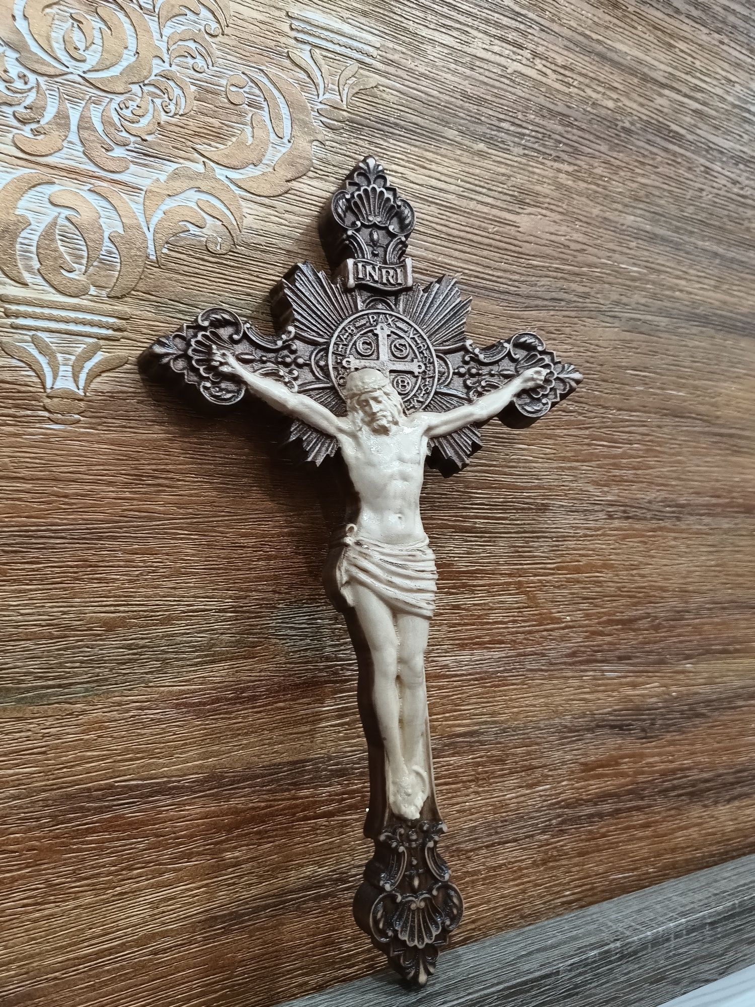 Crucifix, lemn de tei