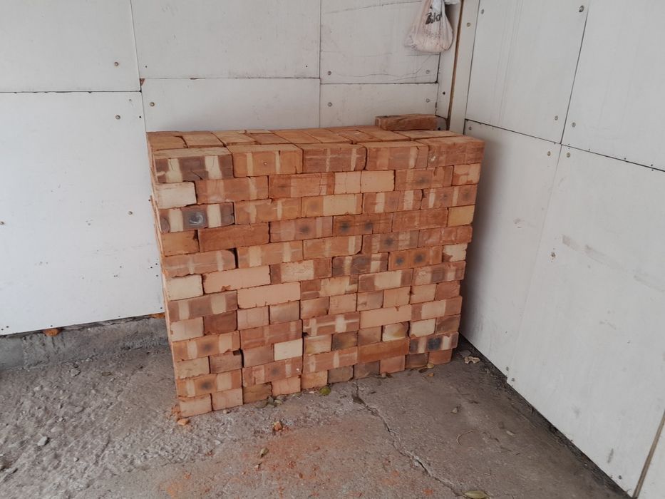 Продам красный кирпич для печи
