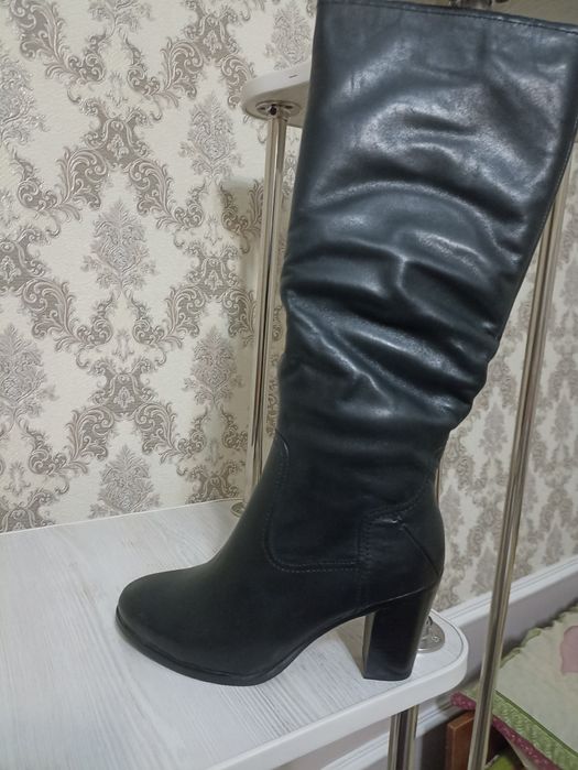 Новые сапоги 41 размера из натуральной кожи