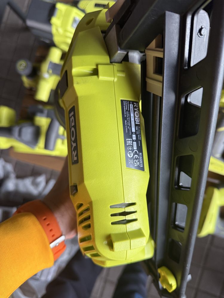 Pistol cuie electric RYOBI Airstrike R15GN18-0, 18 V