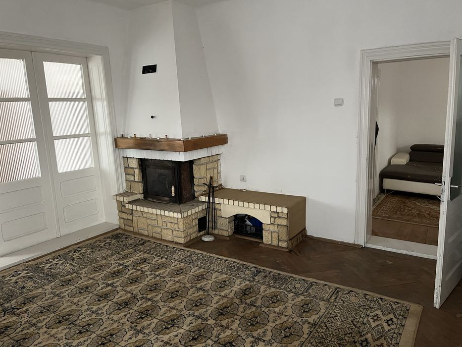 Casă de vânzare - central Beiuș!