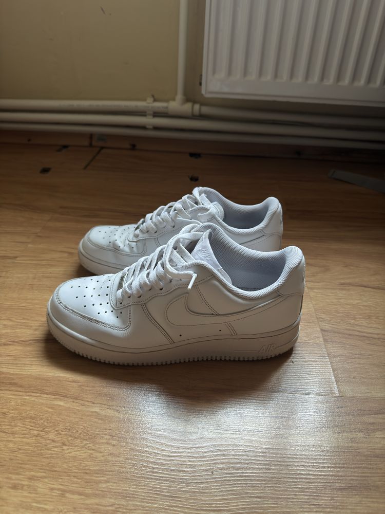 vand nike air force 1 albi marimea 43