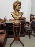 Statueta de dimensiuni mari!