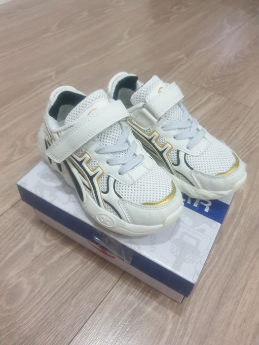 Кроссовки на мальчика