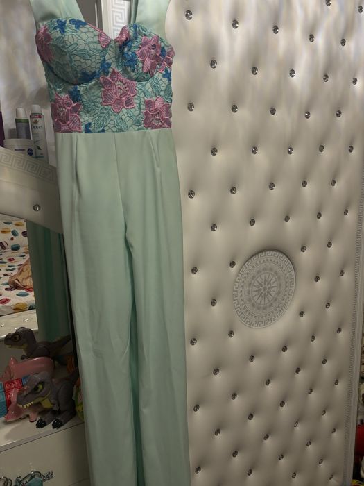 Salopeta deosebit de frumoasa nr 38