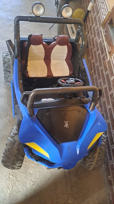 Болалар учун мошинча. Холати яхши 2 3 соат юради бир зарядка билан.