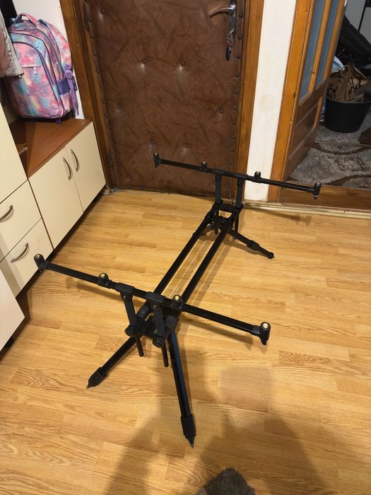 Rod pod si lansete